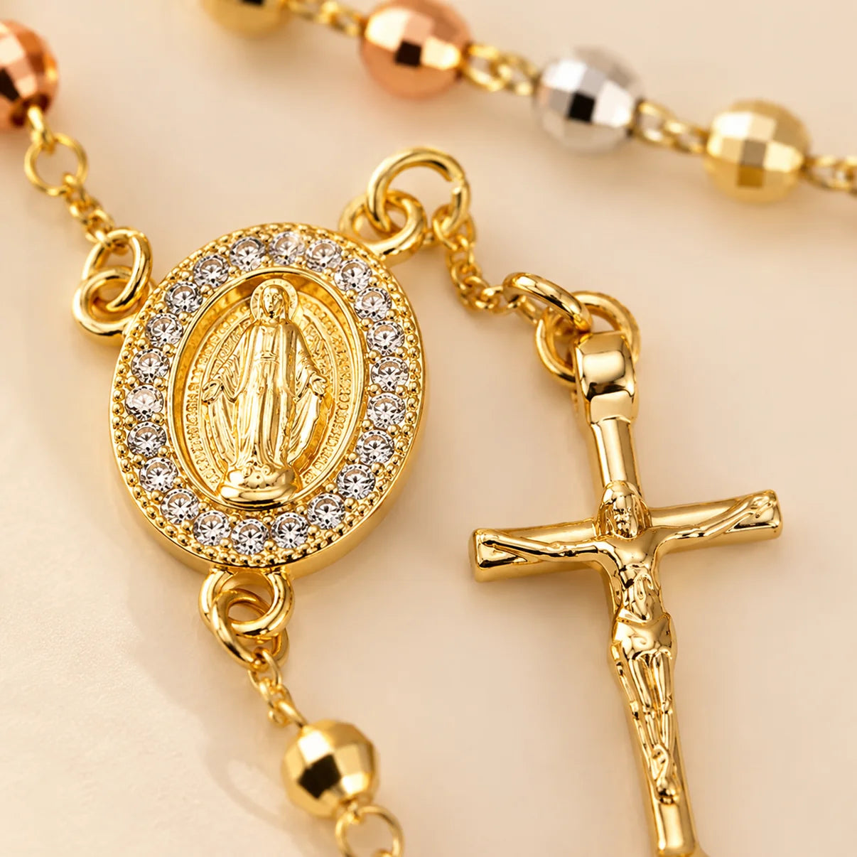 Pulsera Rosario · Acabado Tricolor Premium